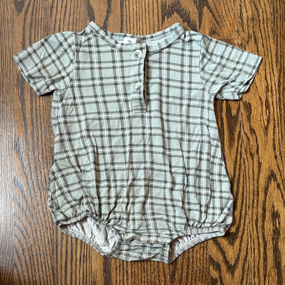 Kate Quinn Bamboo Short Sleeve Henley Bubble Romper in London Plaid